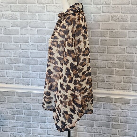 Beulah Style Sheer One Size Over Shirt Top Leopard Print Button Up Glam NEW - Picture 4 of 9